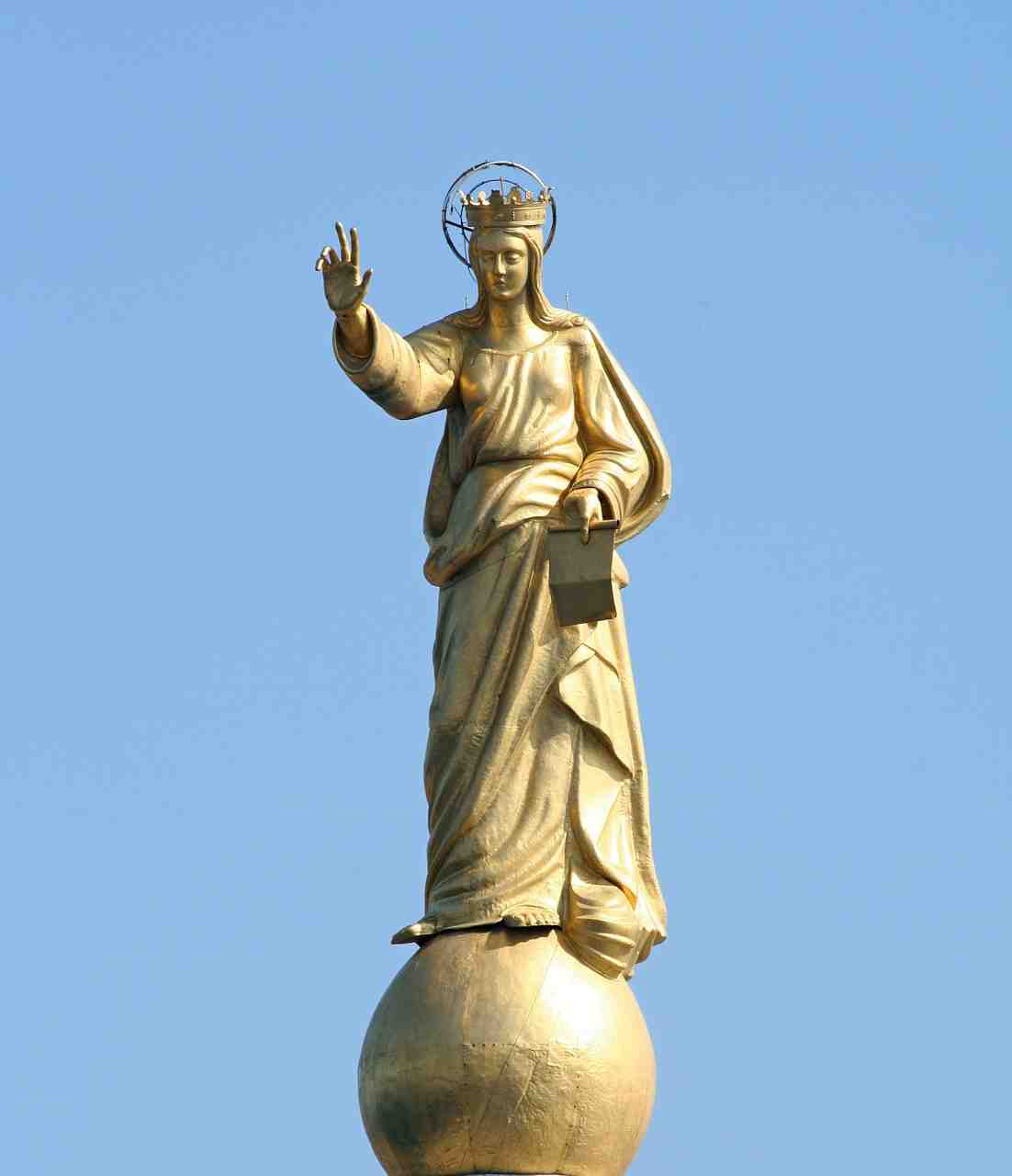 statue, médaille de bronze, saint patron